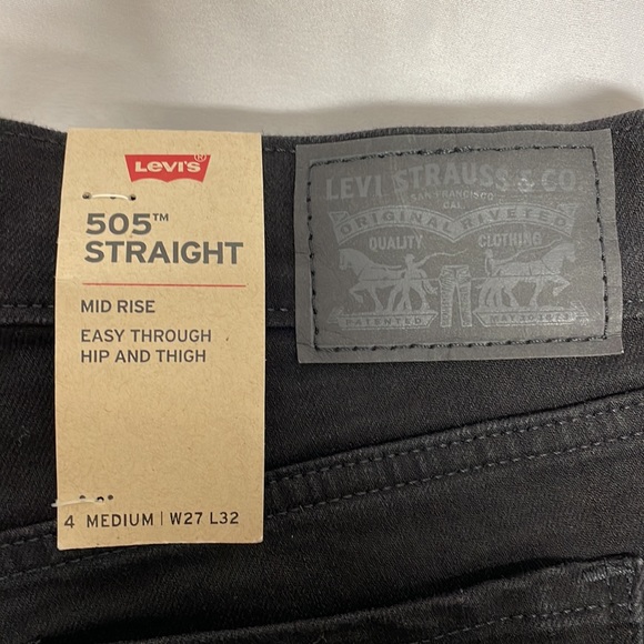 Levi's Denim - Levi’s 505 Straight Mid rise Size 4 Medium 27x32